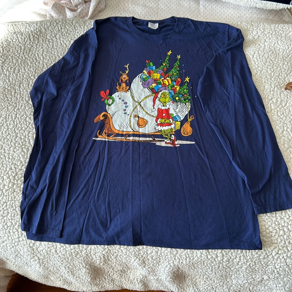 Grinch Xmas unisex top nwot.Black Friday Sale $10